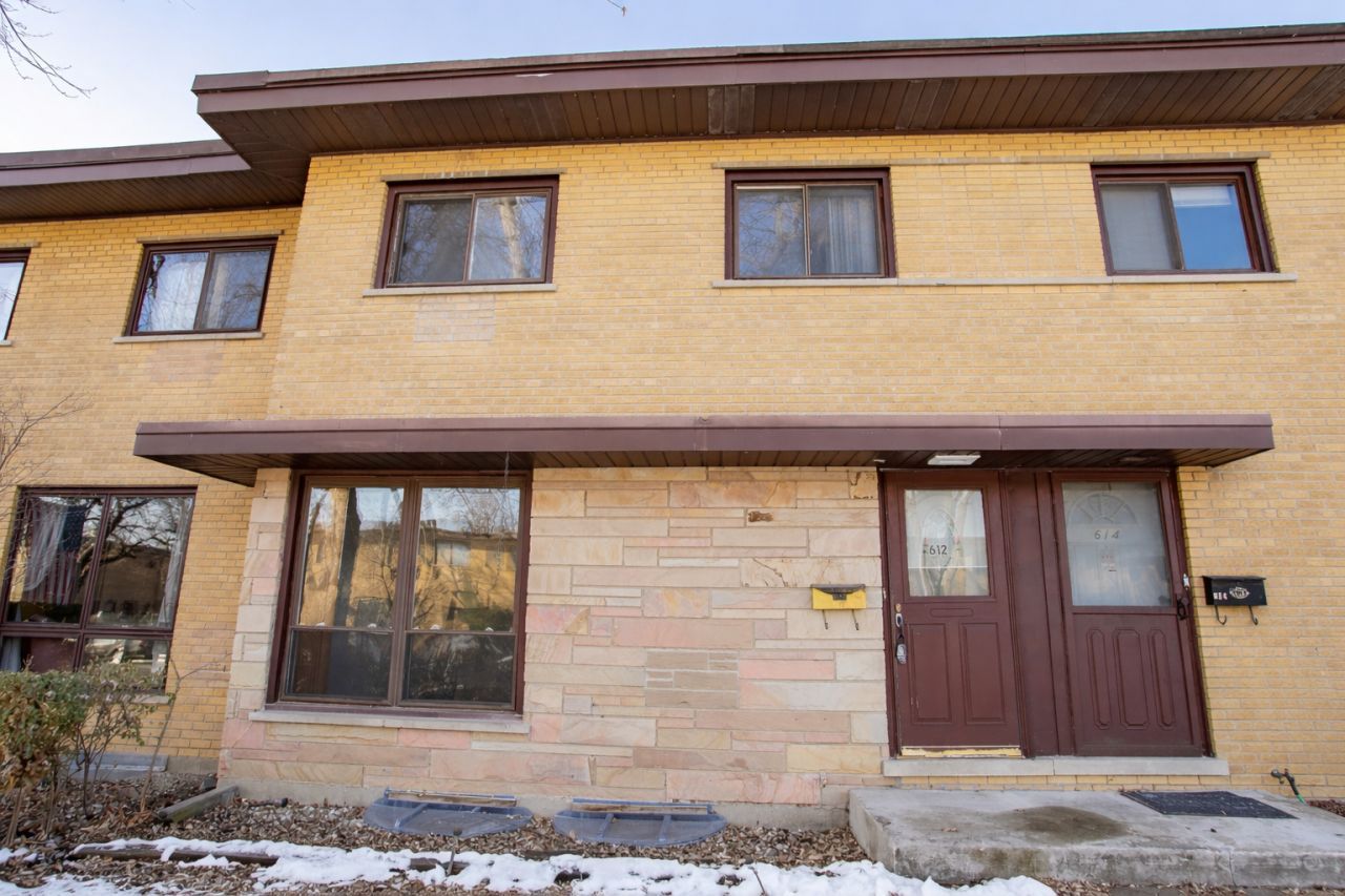 612 Maple Court , Mount Prospect, IL 60056 Main Photo