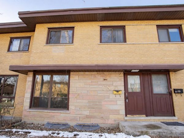 612 Maple Court , Mount Prospect, IL 60056