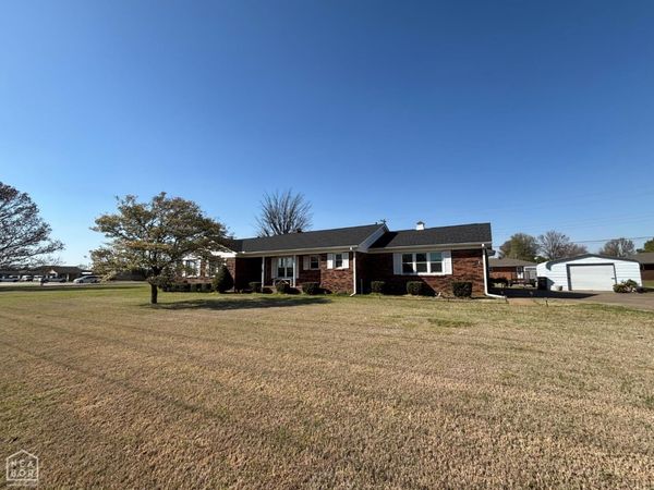 1410 W Main, Walnut Ridge, AR 72476