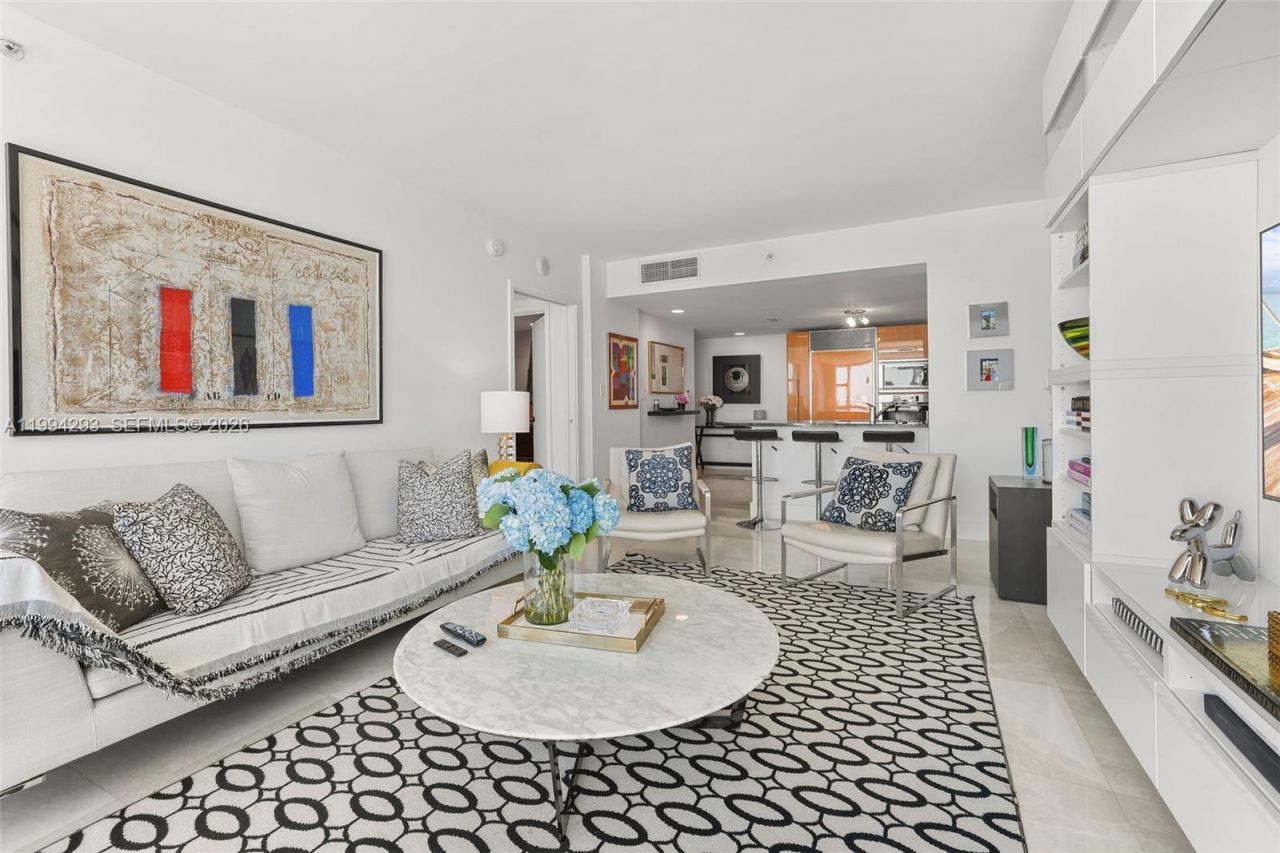 6801 Collins Ave , Unit 1112 (Door, Miami Beach, FL 33141 Photo