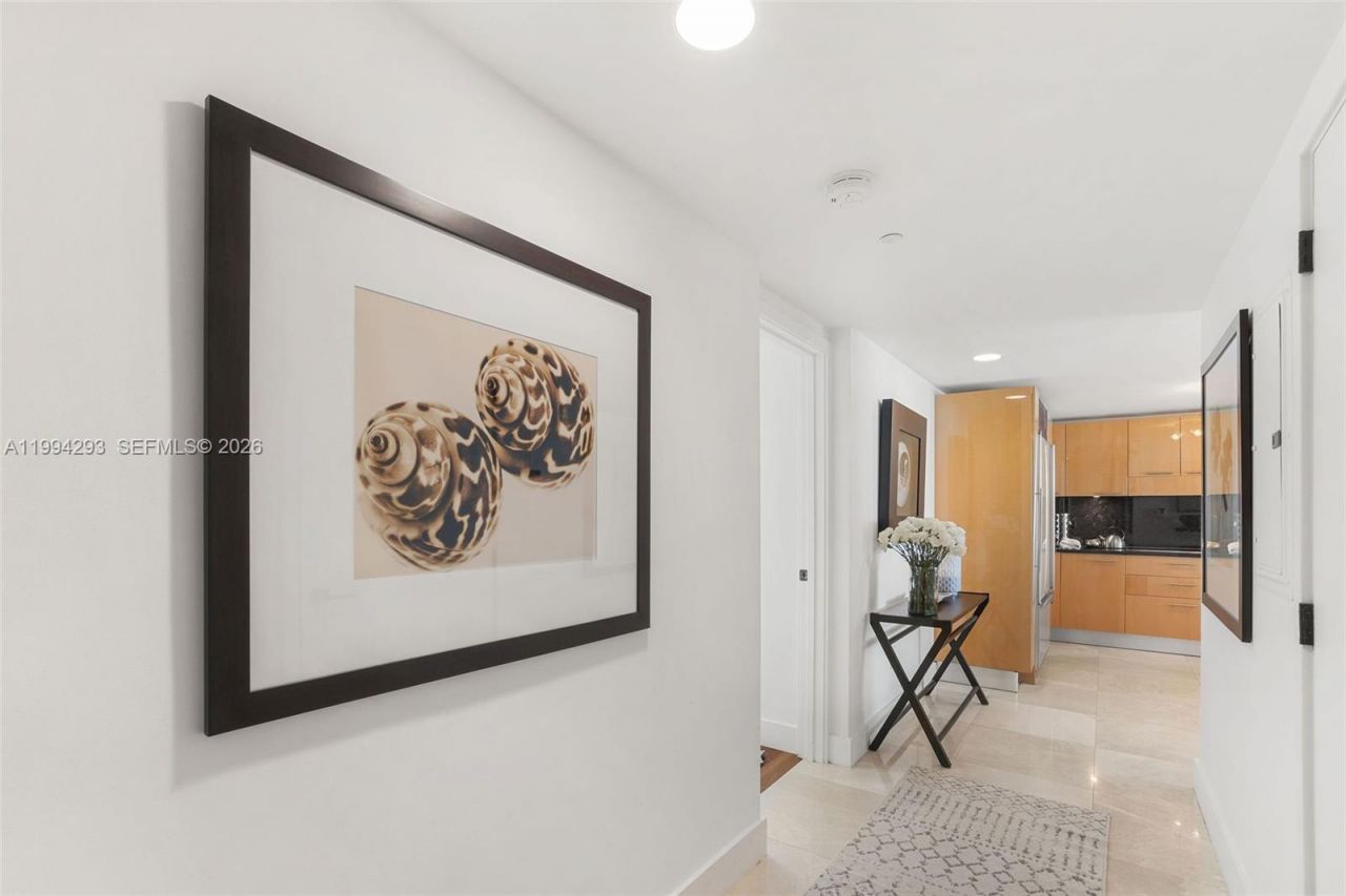 6801 Collins Ave , Unit 1112 (Door, Miami Beach, FL 33141 Photo