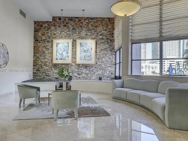 600 Parkview Dr , Unit 222, Hallandale Beach, FL 33009