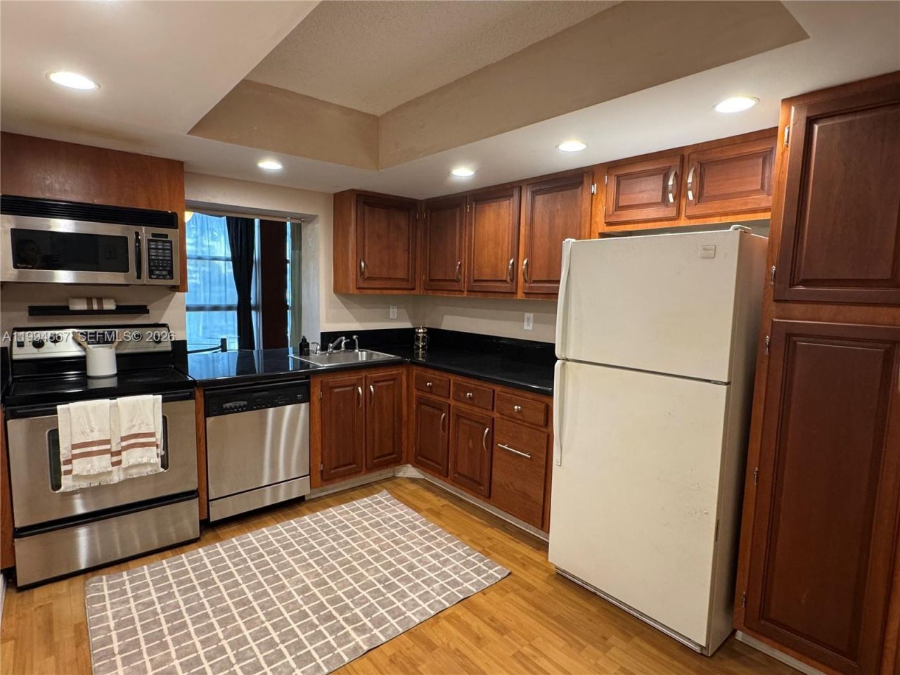 600 Parkview Dr , Unit 222, Hallandale Beach, FL 33009 Photo