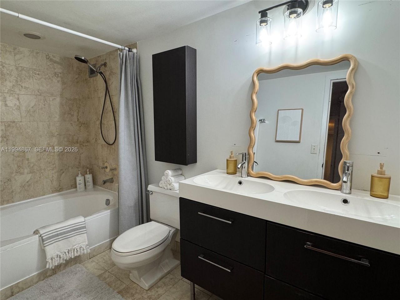 600 Parkview Dr , Unit 222, Hallandale Beach, FL 33009 Photo