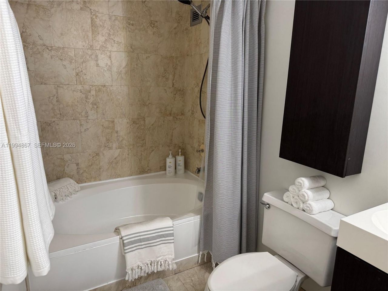 600 Parkview Dr , Unit 222, Hallandale Beach, FL 33009 Photo