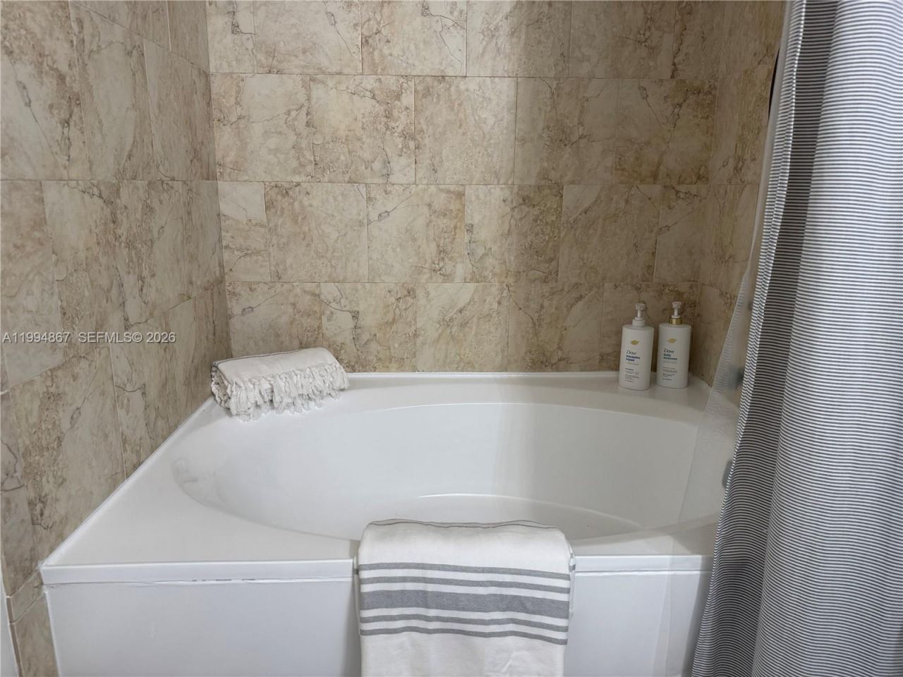 600 Parkview Dr , Unit 222, Hallandale Beach, FL 33009 Photo