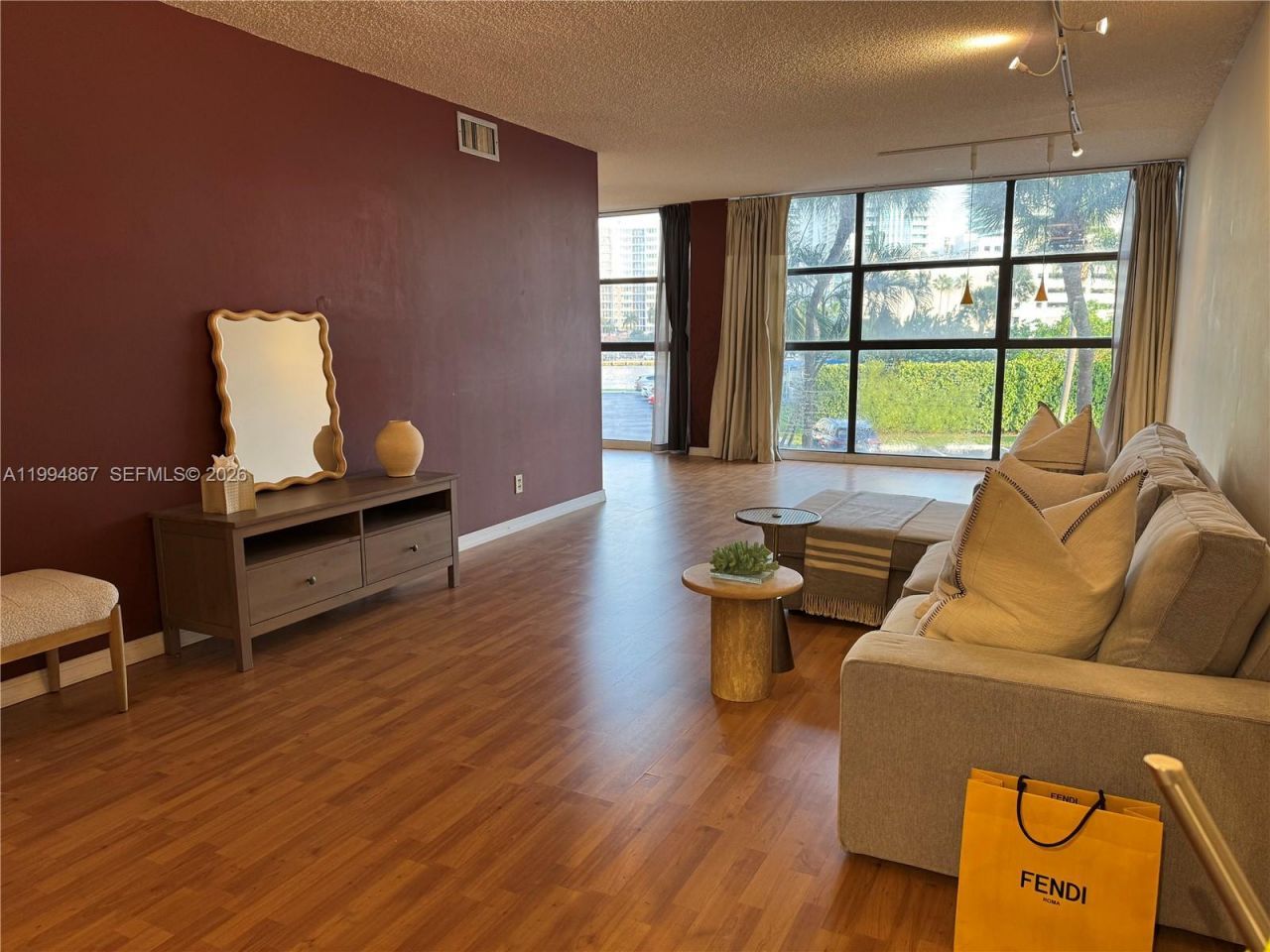 600 Parkview Dr , Unit 222, Hallandale Beach, FL 33009 Photo