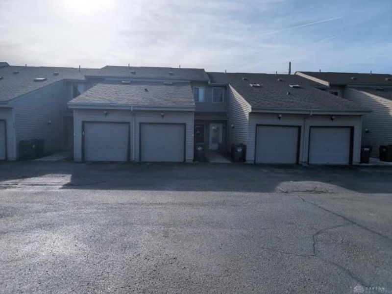 33 Highpoint Drive, Unit B, Miamisburg, OH 45342 Photo 2