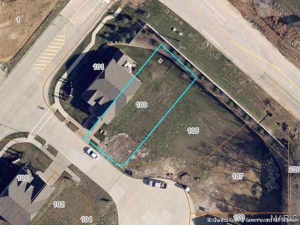103 Quail Bluff Court , Wentzville, MO 63385