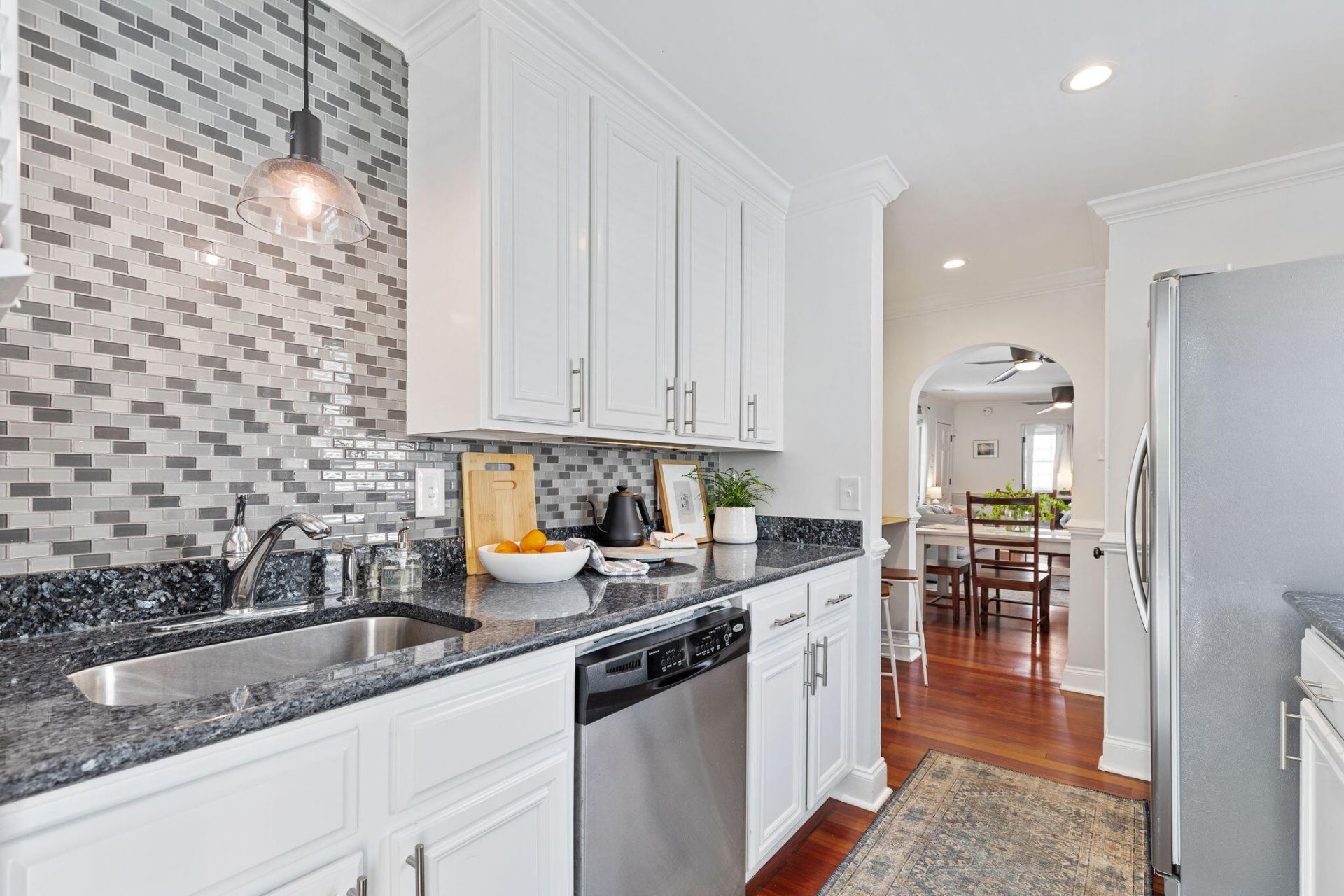 149 Line Street Photo 15