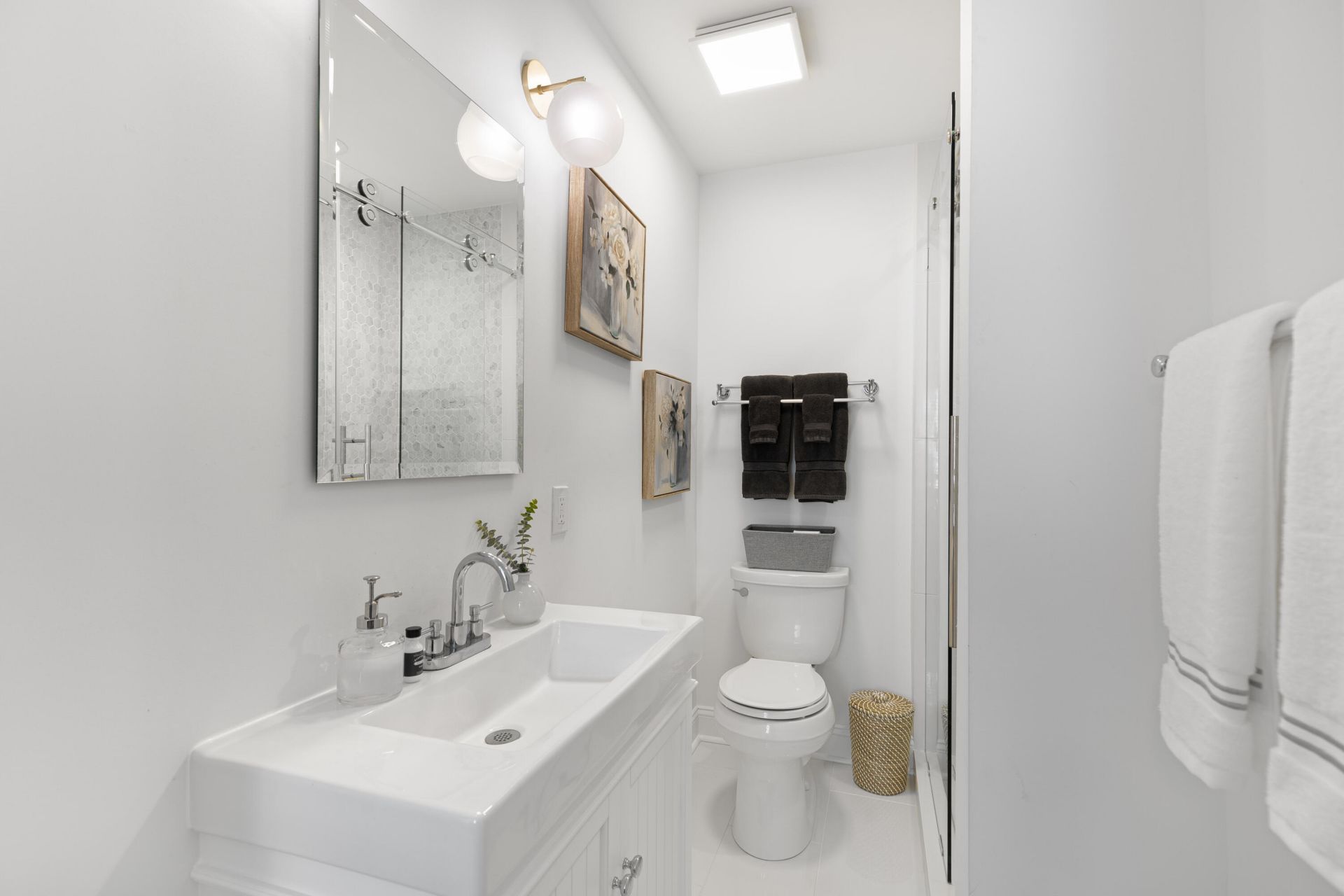 149 Line Street Photo 17