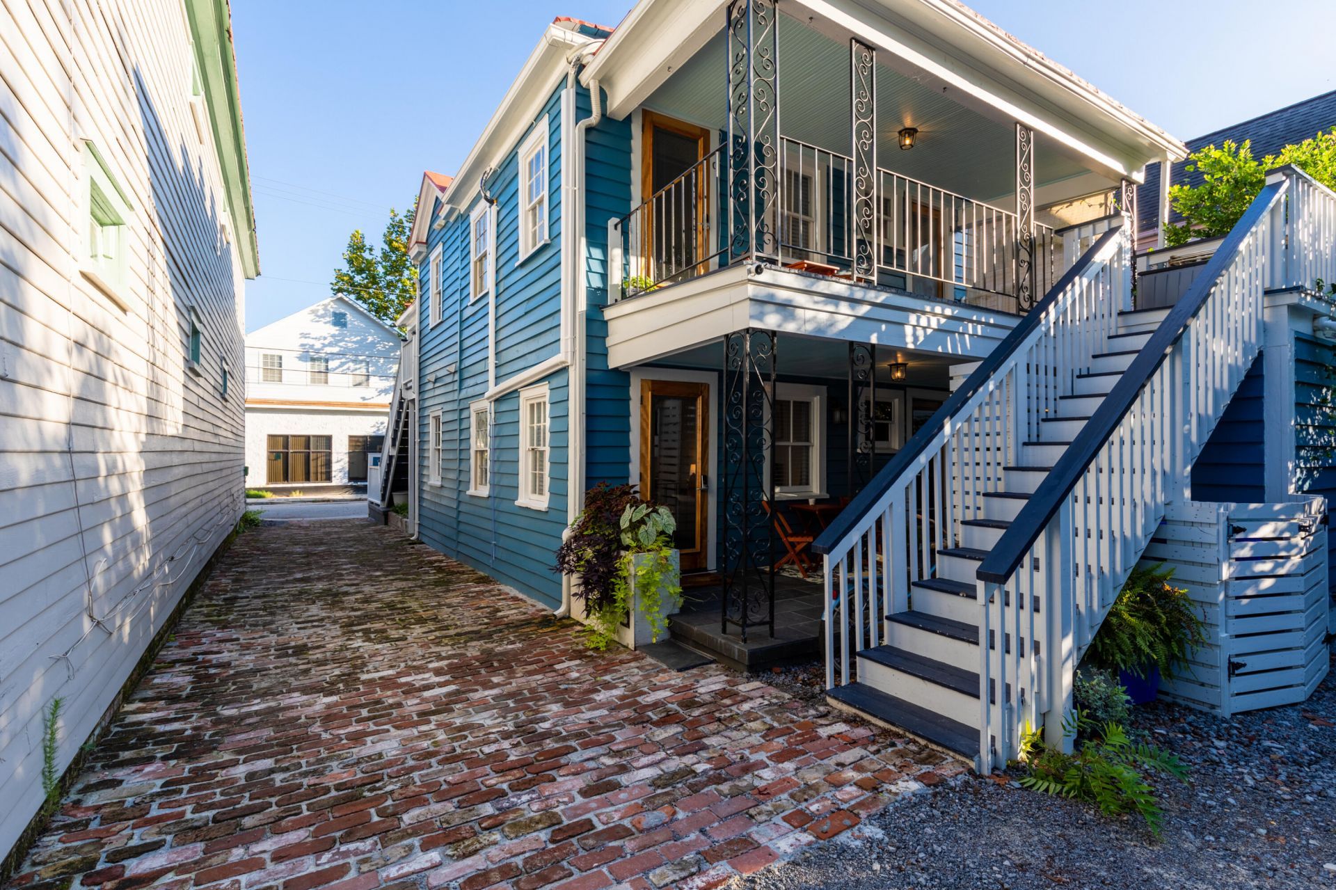 149 Line Street Photo 7