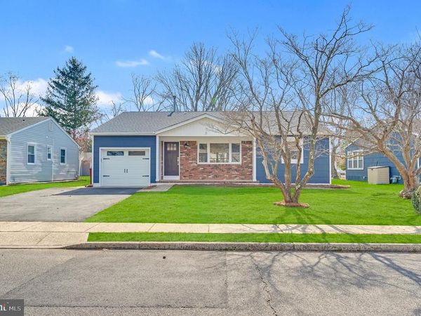 3 PEMBROKE LANE , TOMS RIVER, NJ 08757