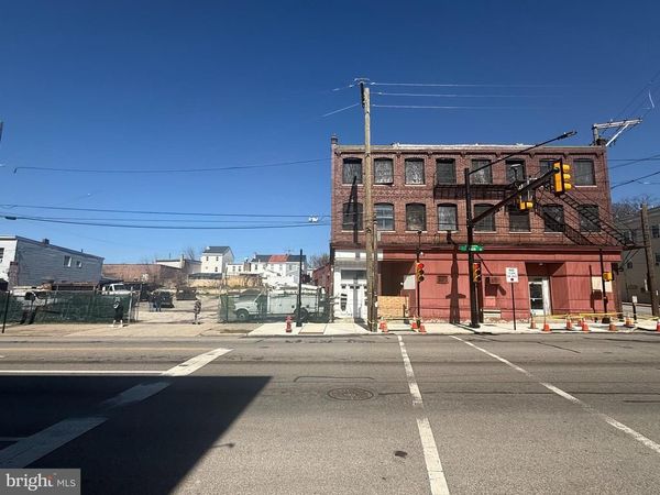 371 E MAIN STREET , NORRISTOWN, PA 19401