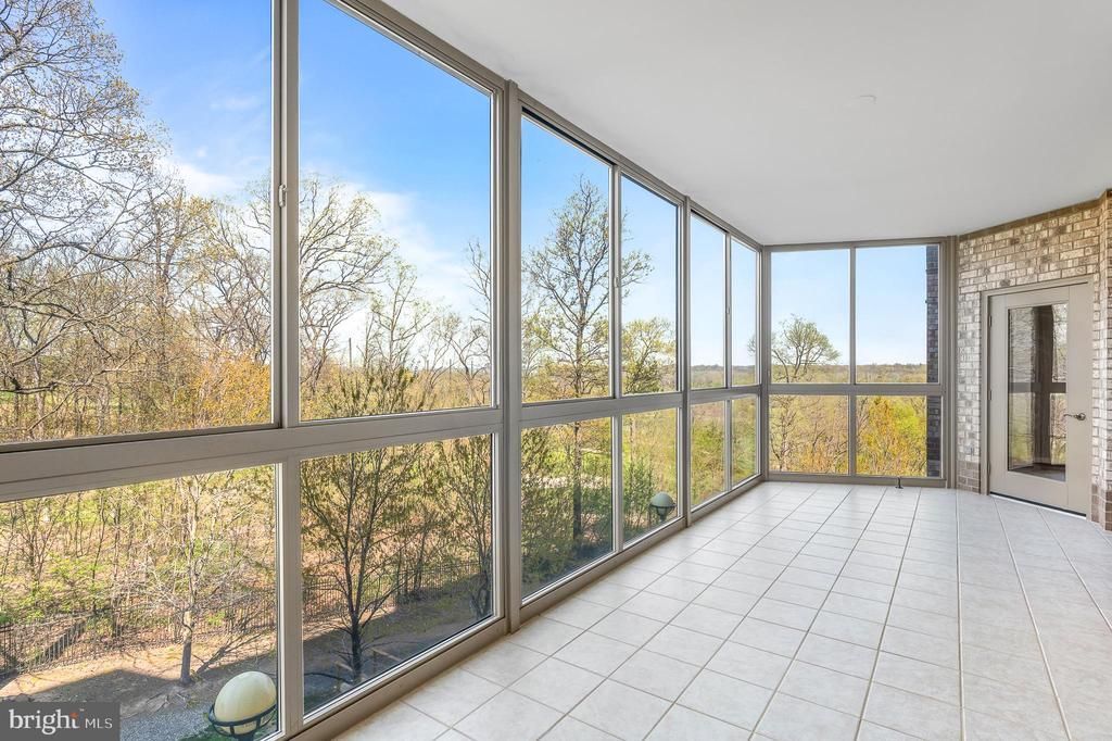 19355 Cypress Ridge Terrace, Unit 219, Leesburg, VA 20176 Main Photo