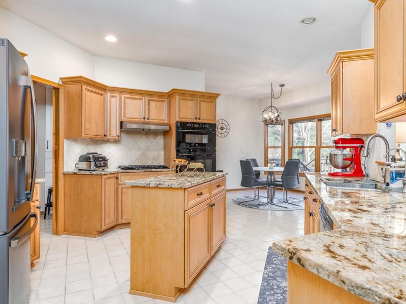 1204 Poppy Hills Drive , Blacklick, OH 43004 Photo 9