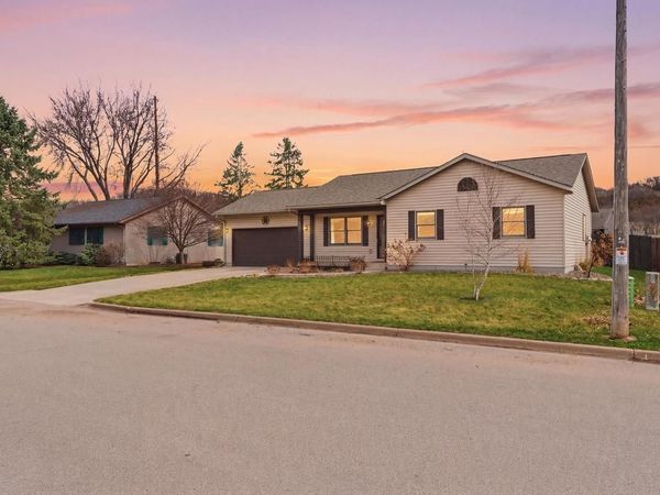 3011 S PLEASANT DRIVE, Holmen, WI 54636