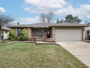 35744 Indigo Drive, Sterling Heights, MI 48310
