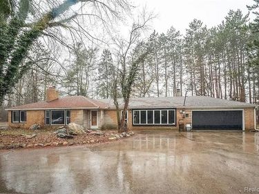 8780 Dixie Highway, Birch Run Twp, MI 48415