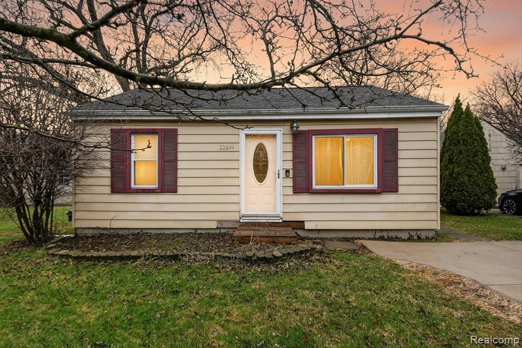 22641 Tulane Avenue, Farmington Hills, MI 48336 Main Photo
