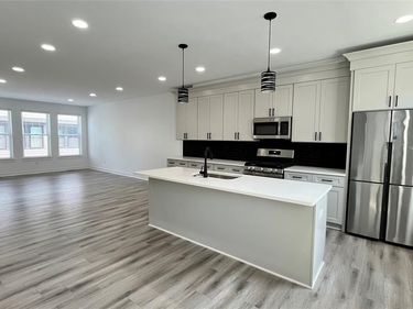 2882 SUMMERS Place, Troy, MI 48084