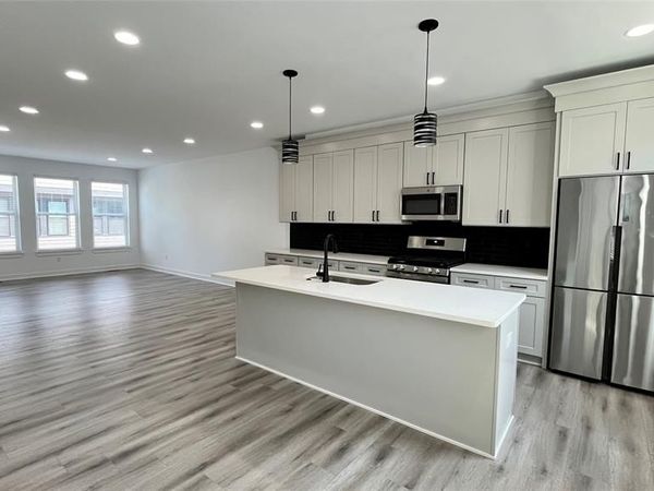 2882 SUMMERS Place, Troy, MI 48084