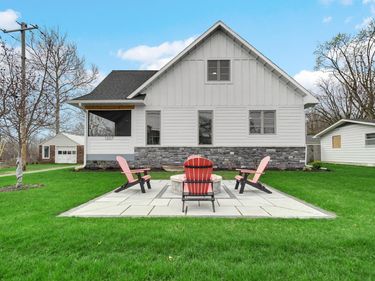 1207 W Shore Drive, Culver, IN 46511