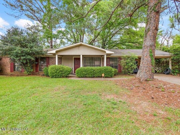 5814 Deer Trail, Jackson, MS 39211