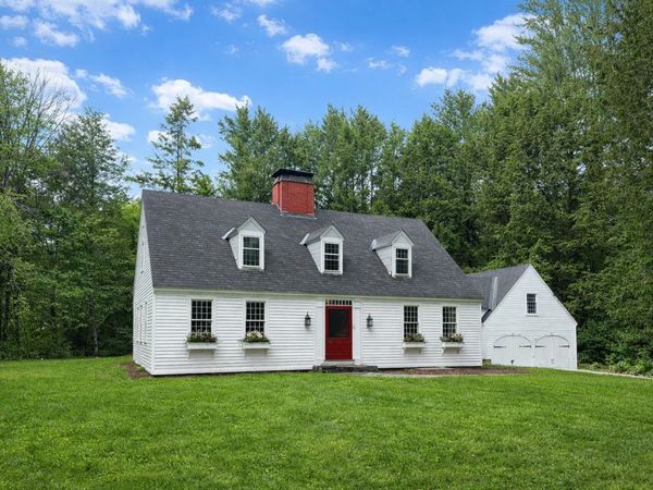 11 Strawberry Hill, Brattleboro, VT 05301