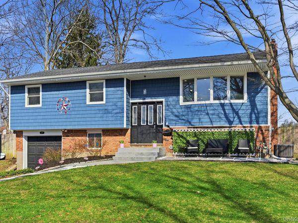 147 Jackson Avenue S, Saint James, NY 11780