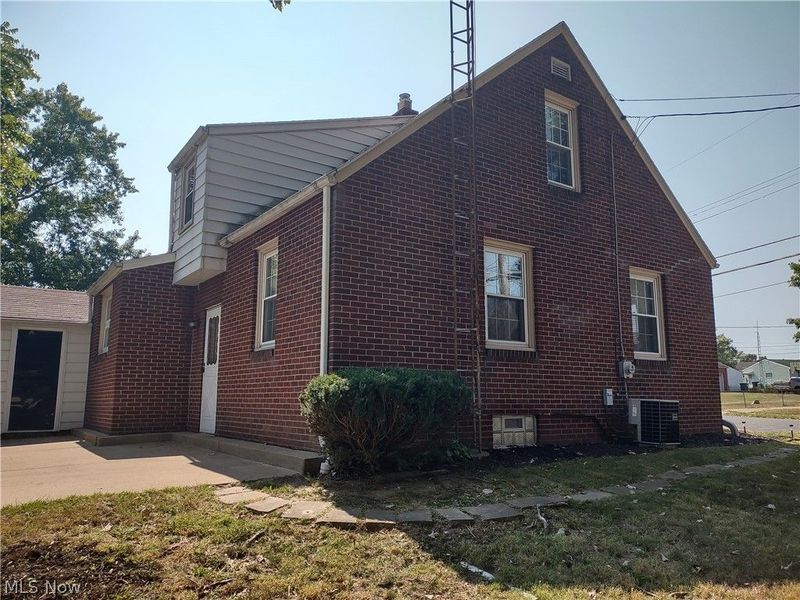 2520 Daleford Avenue NE, Canton, OH 44705 Photo 6