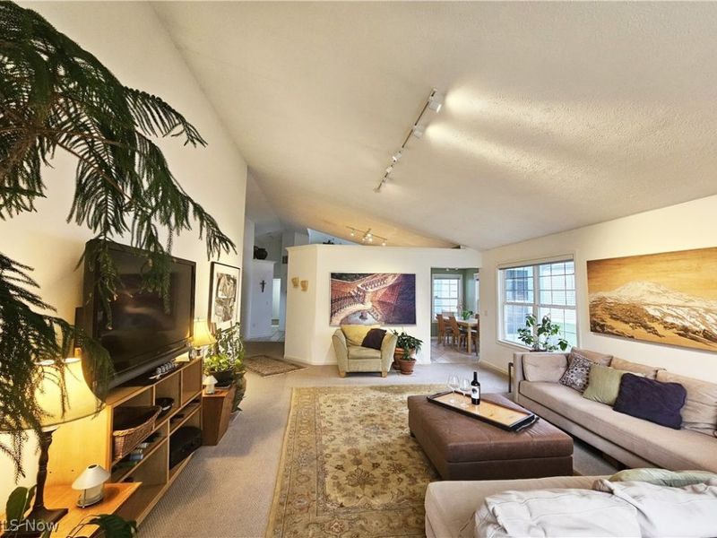 6861 Hidden Lake Trail, Brecksville, OH 44141 Photo 7