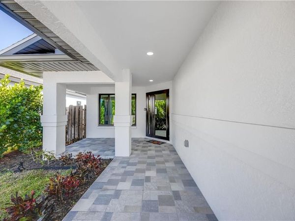 841 91st AVE N, NAPLES, FL 34108