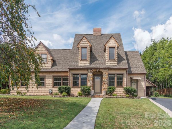 169 N Serpentine Avenue, Hot Springs, NC 28743