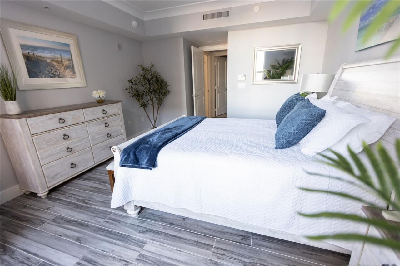 1350 Main Street, Unit 709, Sarasota, FL 34236 Photo