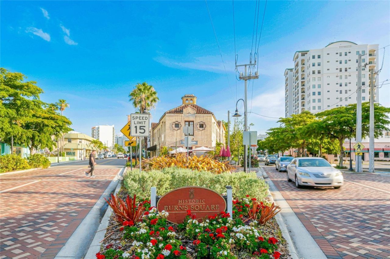 1350 Main Street, Unit 709, Sarasota, FL 34236 Photo