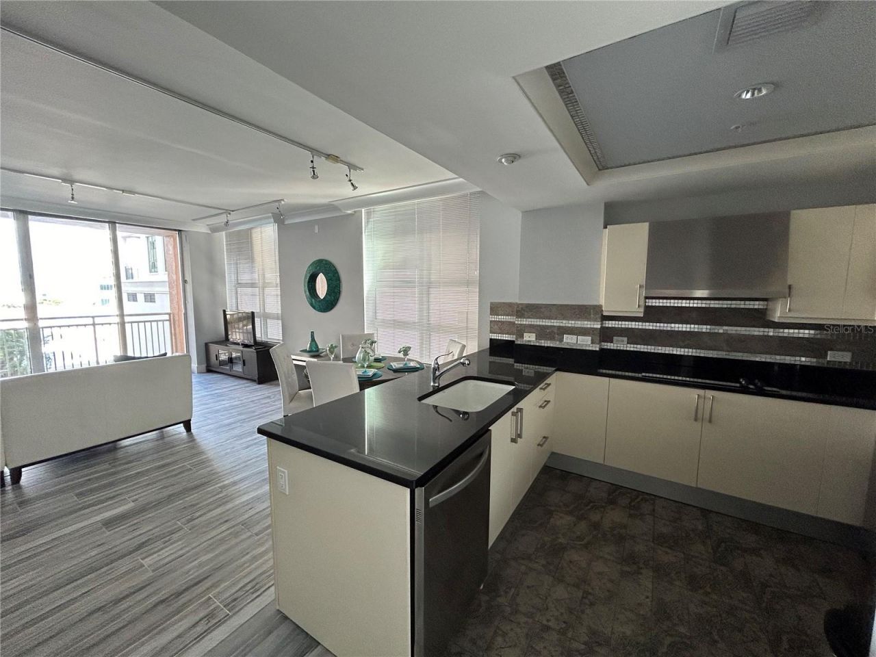 1350 Main Street, Unit 709, Sarasota, FL 34236 Photo