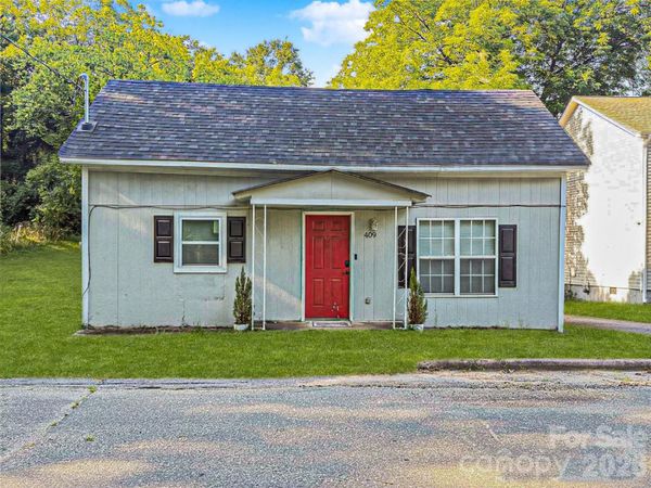 409 W Norment Avenue , Gastonia, NC 28052