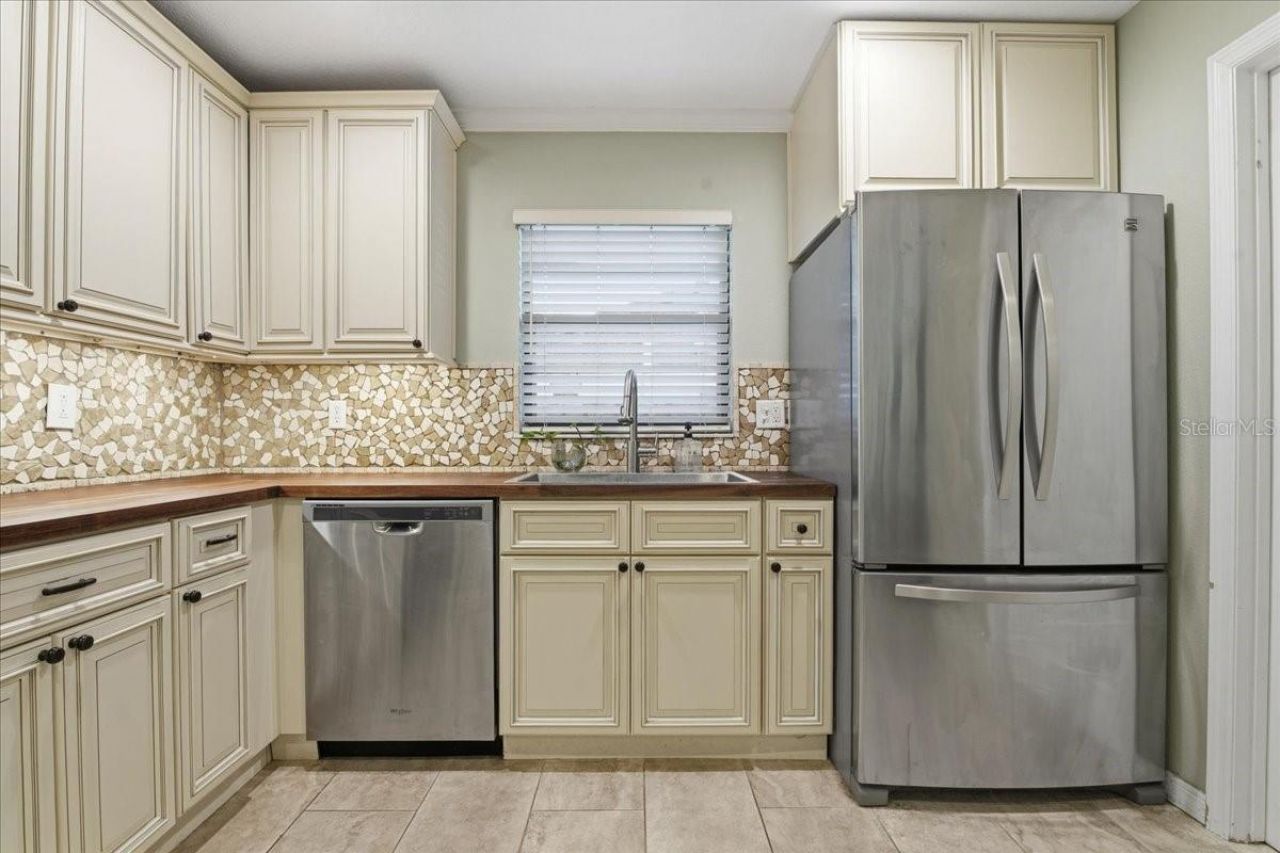 1467 Georgetowne Drive , Sarasota, FL 34232 Photo