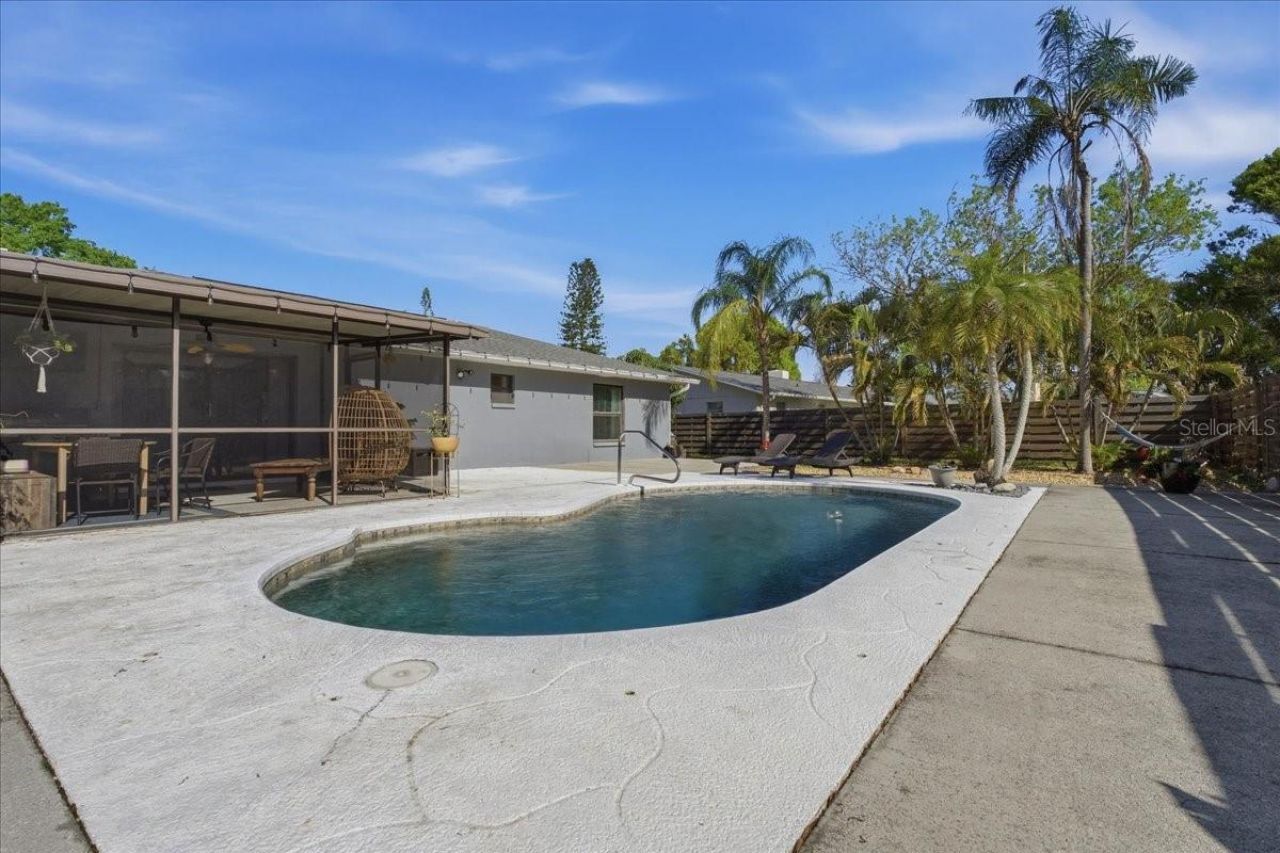 1467 Georgetowne Drive , Sarasota, FL 34232 Photo