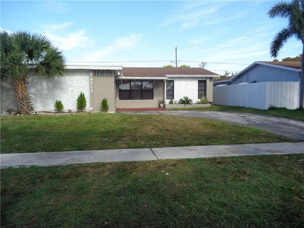 9571 Sunset Strip, Sunrise, FL 33322
