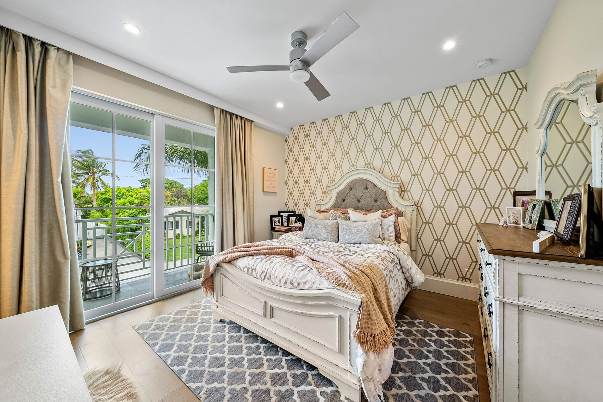 436 NE Wavecrest Way, Boca Raton, FL 33432 Photo