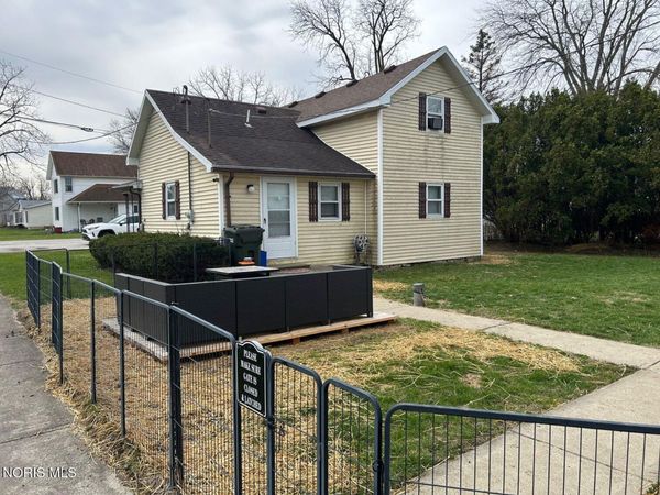 211 E Walnut Street , Portage, OH 43451