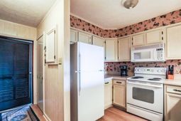 9501 Shore Dr. photo 4