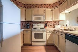 9501 Shore Dr. photo 4