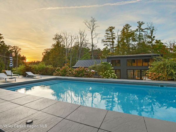 106 Chestnut Hill Road, Unit Chestnut H, Woodstock, NY 12498