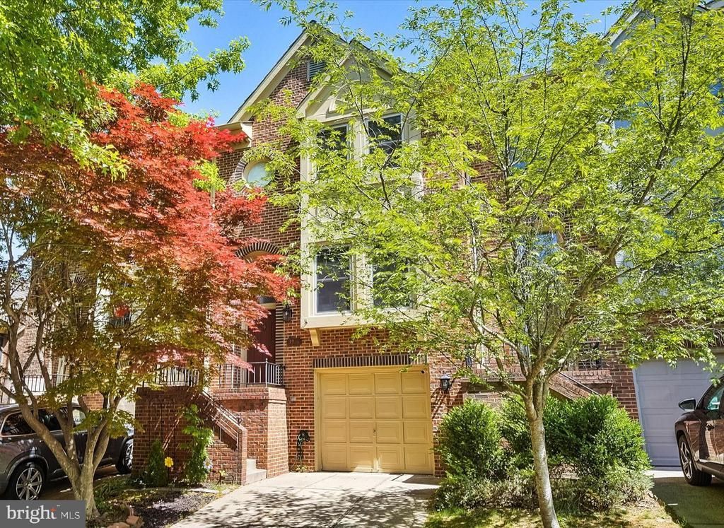 3913 Green Look Court, Fairfax, VA 22033 Main Photo
