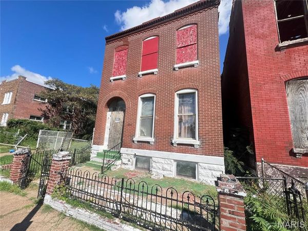 2527-31 E University Street , St Louis, MO 63107