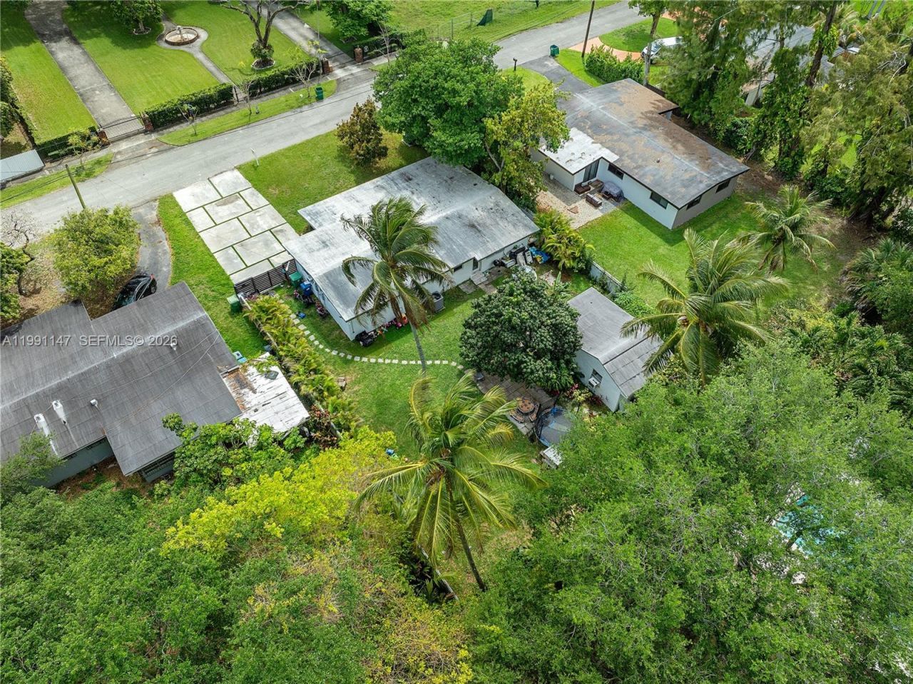 369 NE 158th St , Miami, FL 33162 Photo