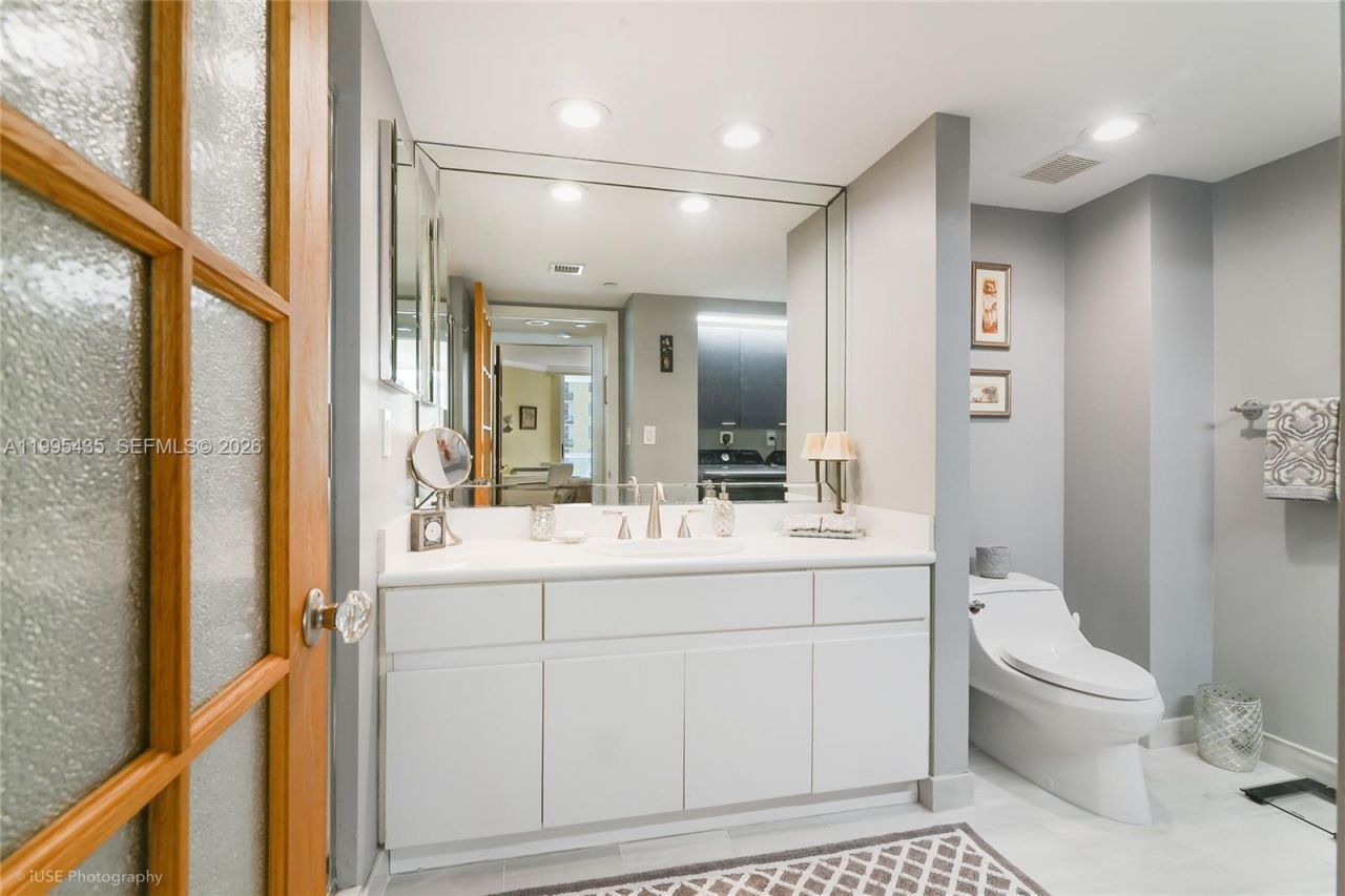 16425 Collins Ave , Unit 1212, Sunny Isles Beach, FL 33160 Photo